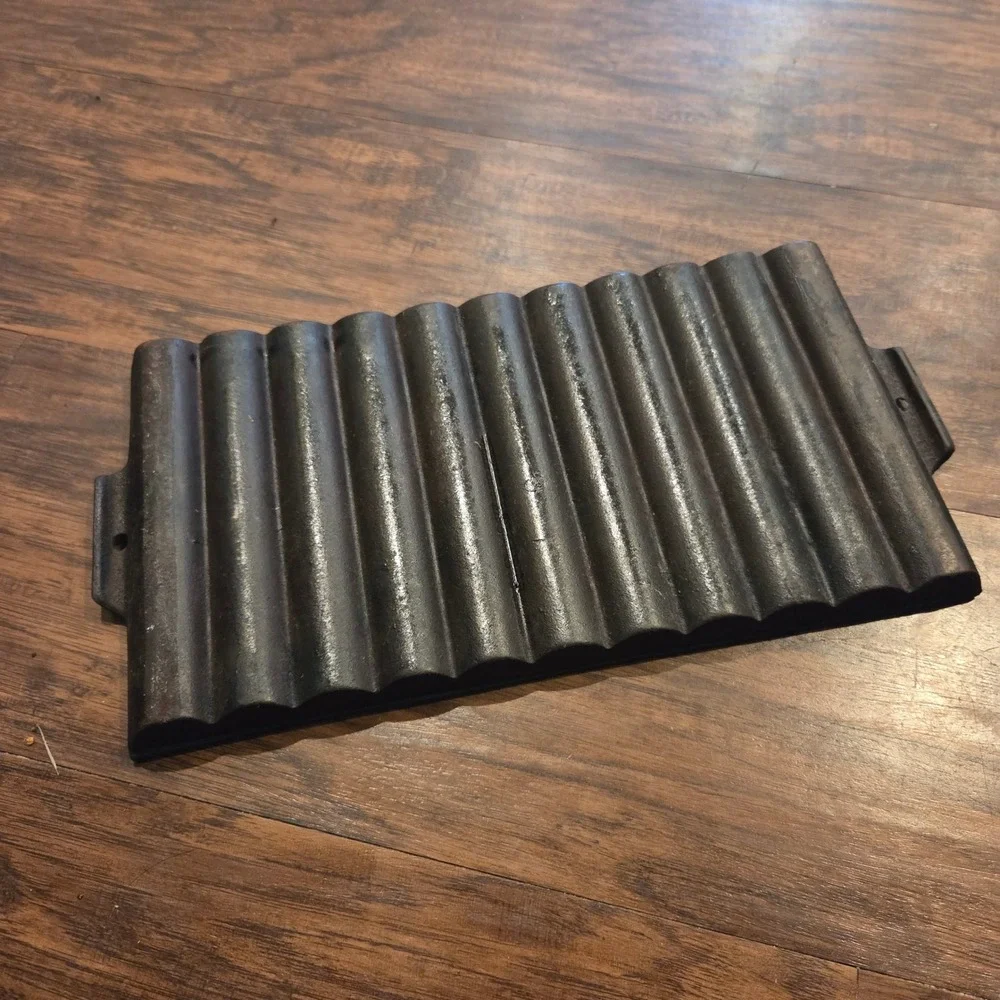 Vintage Cast Iron Cornbread Stick Pan 11 Slot Cornstick Baking Mold Bakeware
